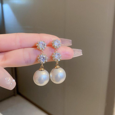 Flower Pearl Earring